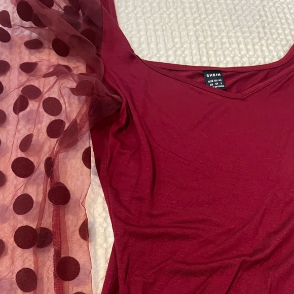 Chic Sheer Polka-dotted V-neck top - Picture 5 of 6